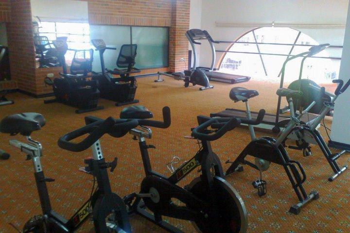 Casa Morales Hotel Internacional Y Centro De Convenciones Ibagué Exterior foto The gym at the hotel